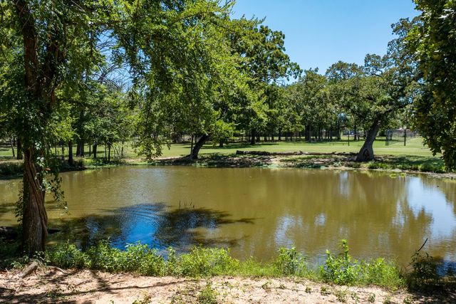 1933 Vz County Road 2721, Mabank, TX 75147