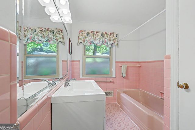 81 Starling Hill Lane, Clayton, GA 30525