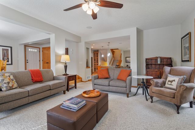 3457 Couchtown Path, Rosemount, MN 55068