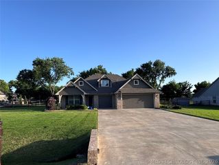 16492 E 115th Street North, Owasso, OK 74055