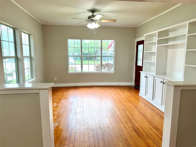 4607 Collinwood Avenue, Fort Worth, TX 76107