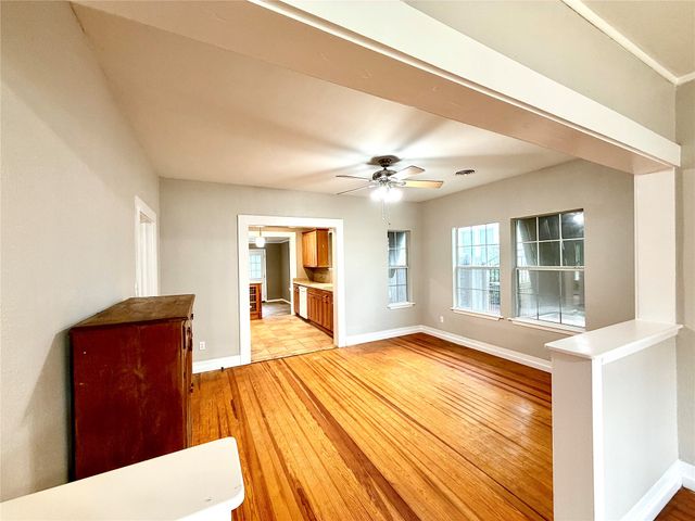 4607 Collinwood Avenue, Fort Worth, TX 76107