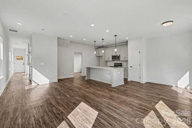 566 W Wilson Avenue, Mooresville, NC 28115