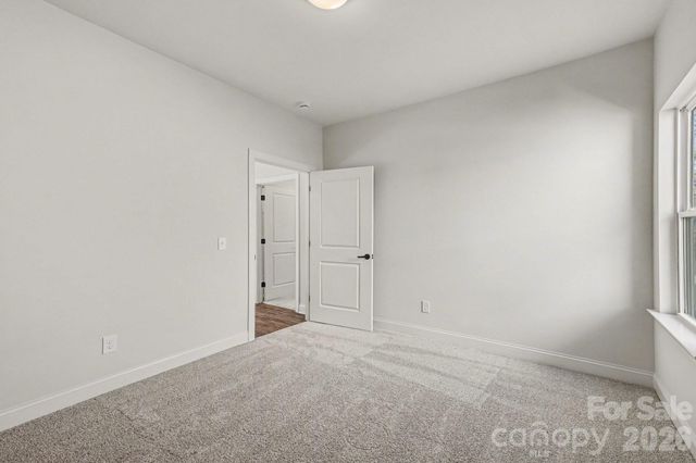 566 W Wilson Avenue, Mooresville, NC 28115