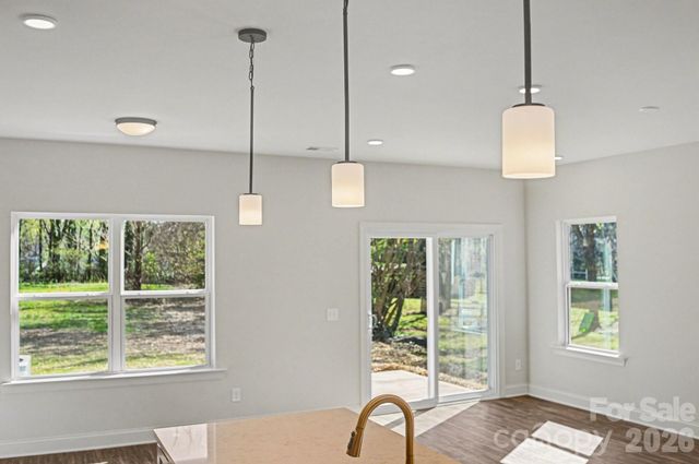 566 W Wilson Avenue, Mooresville, NC 28115