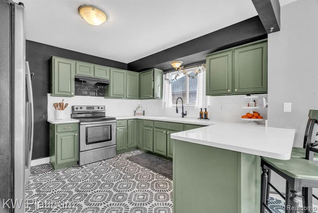 51963 Kings Pointe Drive, New Baltimore, MI 48047