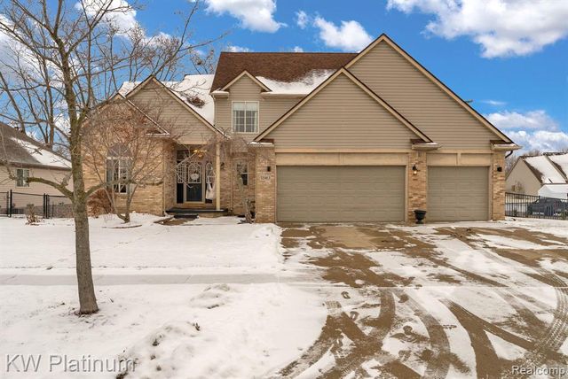 51963 Kings Pointe Drive, New Baltimore, MI 48047