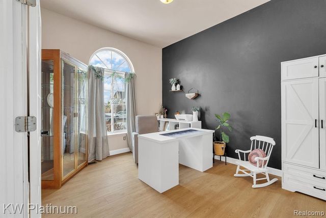 51963 Kings Pointe Drive, New Baltimore, MI 48047