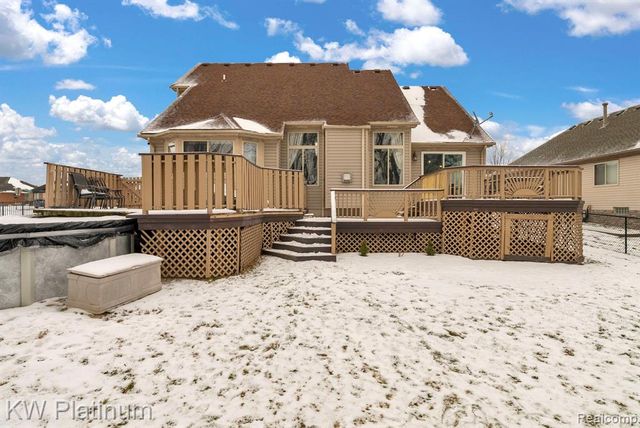 51963 Kings Pointe Drive, New Baltimore, MI 48047