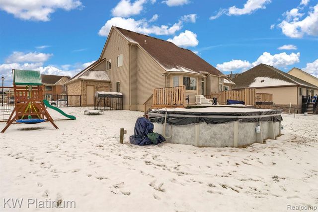 51963 Kings Pointe Drive, New Baltimore, MI 48047