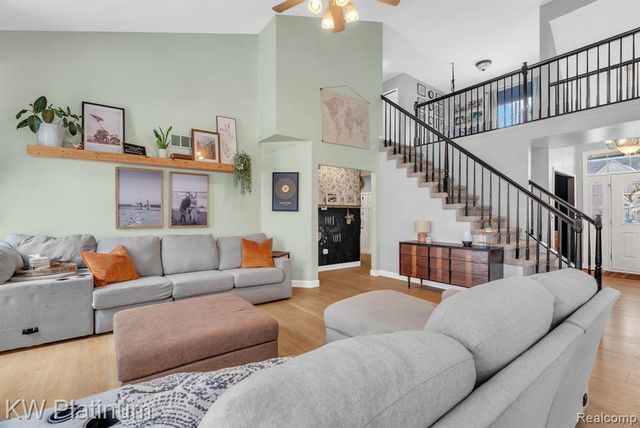 51963 Kings Pointe Drive, New Baltimore, MI 48047