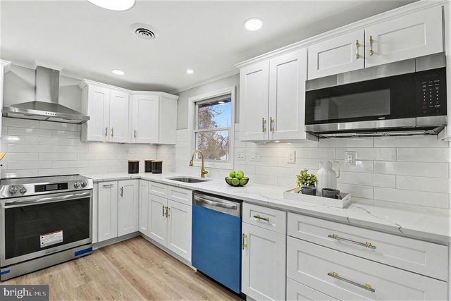 1009 MAPLE RD, Essex, MD 21221