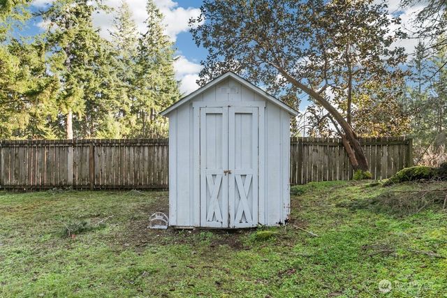 111 NE Santa Maria Lane, Belfair, WA 98528