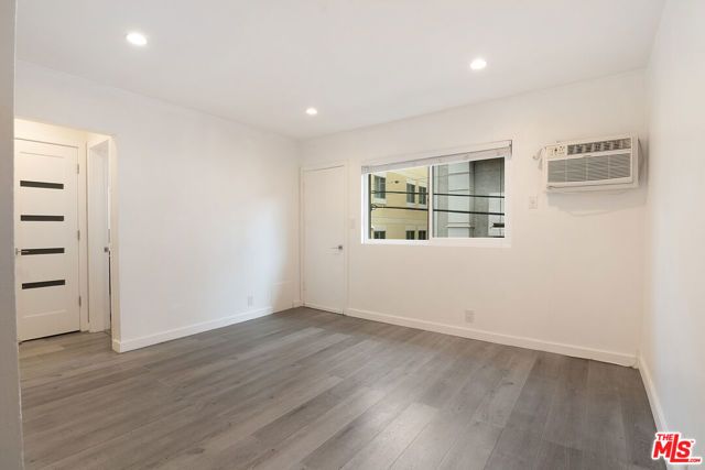 514 S Mariposa Avenue, Los Angeles, CA 90020