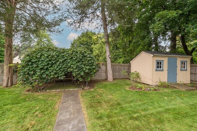 86 Union Street, Hamilton, MA 01982