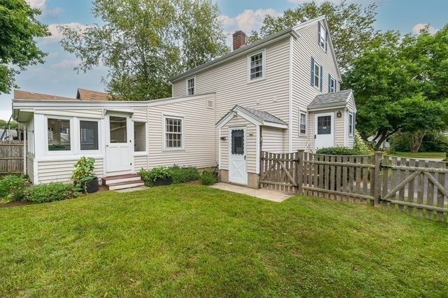 86 Union Street, Hamilton, MA 01982