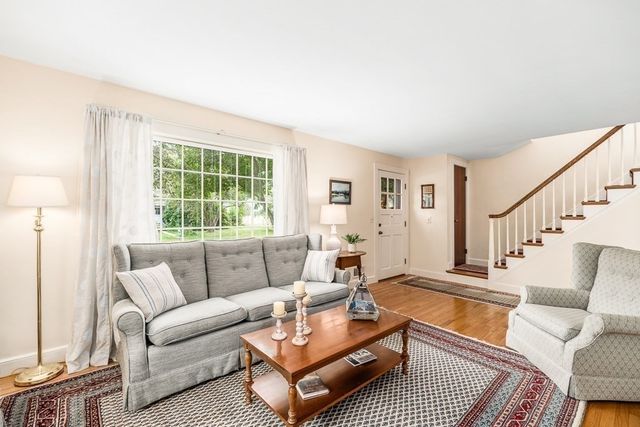 86 Union Street, Hamilton, MA 01982