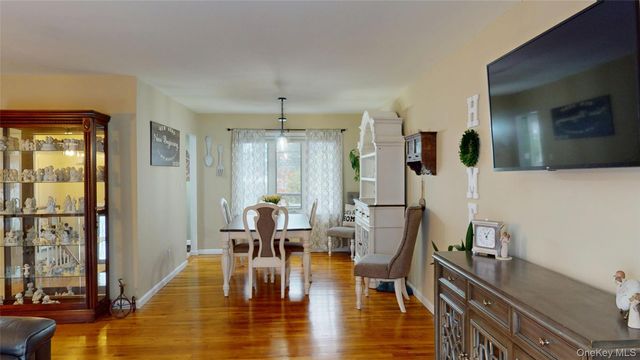 8 Mulberry Drive, Smithtown, NY 11787