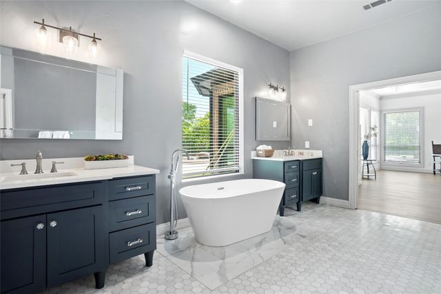 1000 Simmons Road, Flower Mound, TX 75022