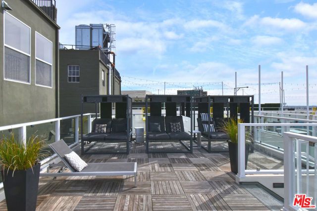 939 S Broadway 1006, Los Angeles, CA 90015