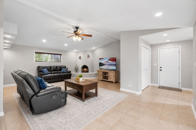 478 W Shady Lane Road, Palatine, IL 60074