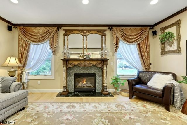 12 Burbank St, Fair Lawn Boro, NJ 07410