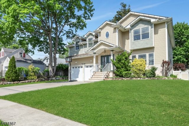 12 Burbank St, Fair Lawn Boro, NJ 07410
