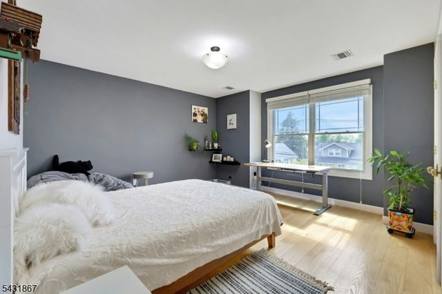 12 Burbank St, Fair Lawn Boro, NJ 07410