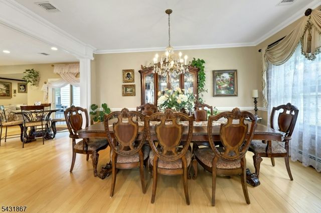 12 Burbank St, Fair Lawn Boro, NJ 07410