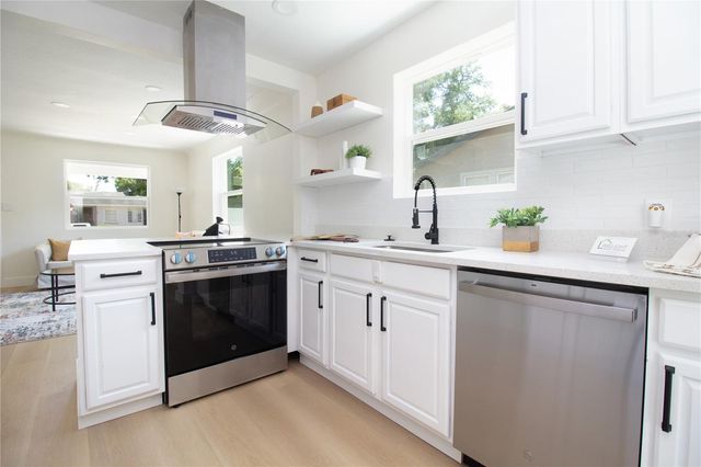 3459 8TH AVENUE N, St Petersburg, FL 33713