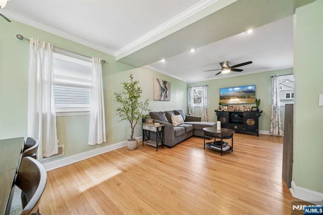 16 Lee Road, Livingston, NJ 07039