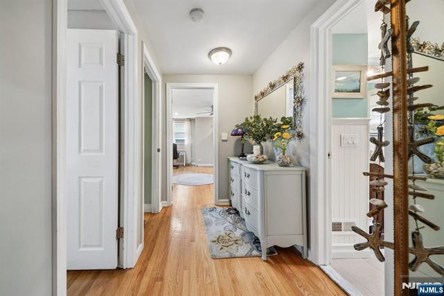 16 Lee Road, Livingston, NJ 07039