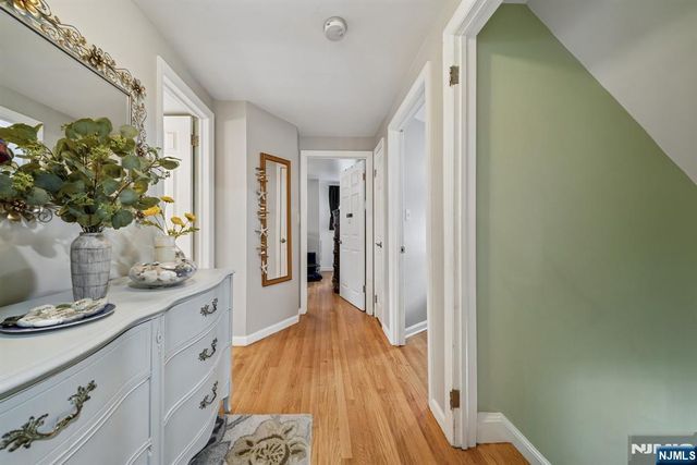 16 Lee Road, Livingston, NJ 07039