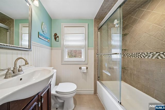 16 Lee Road, Livingston, NJ 07039