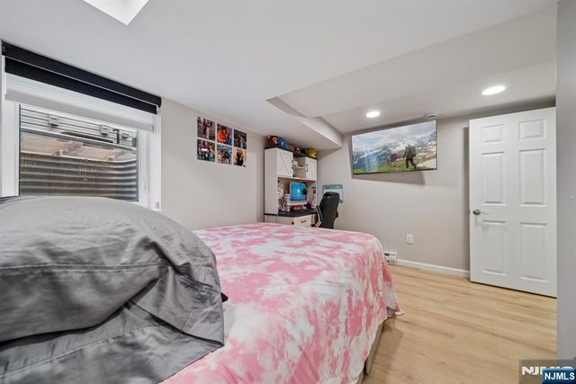 16 Lee Road, Livingston, NJ 07039