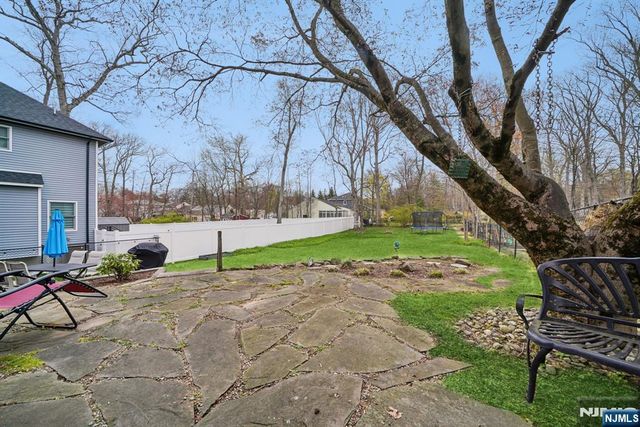 16 Lee Road, Livingston, NJ 07039