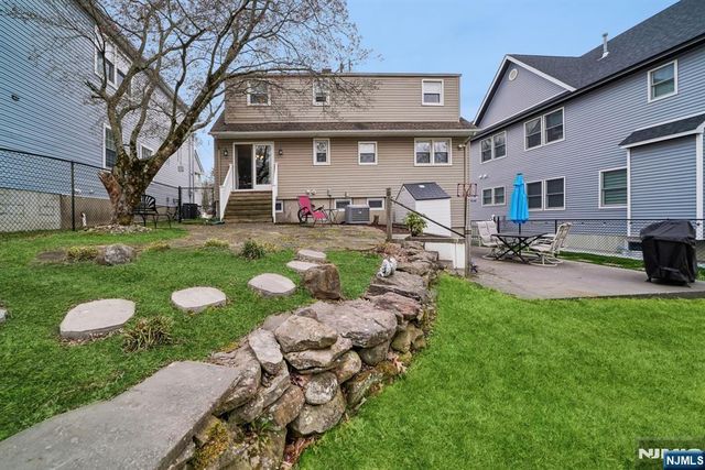 16 Lee Road, Livingston, NJ 07039