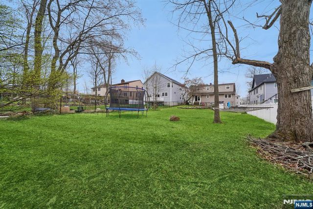 16 Lee Road, Livingston, NJ 07039