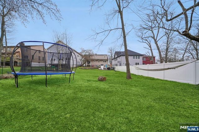 16 Lee Road, Livingston, NJ 07039