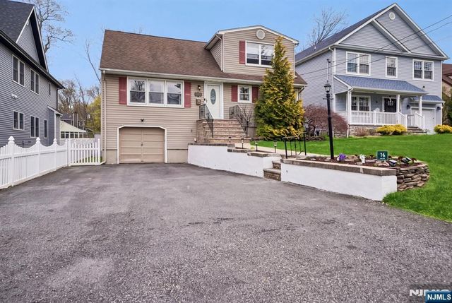 16 Lee Road, Livingston, NJ 07039