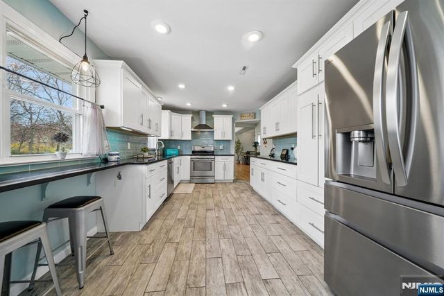 16 Lee Road, Livingston, NJ 07039