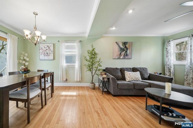 16 Lee Road, Livingston, NJ 07039