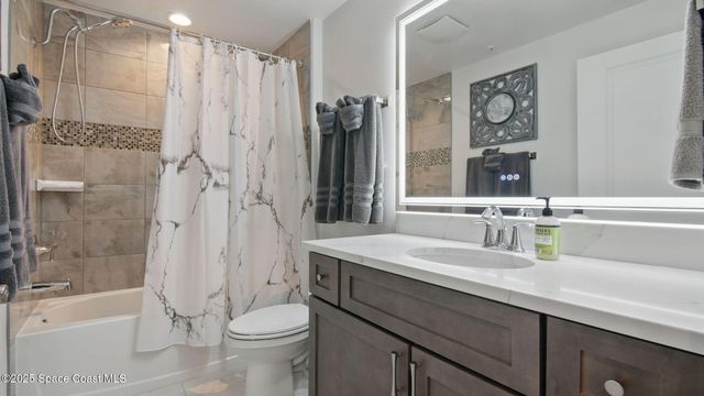 1435 S Harbor City Boulevard 401, Melbourne, FL 32901