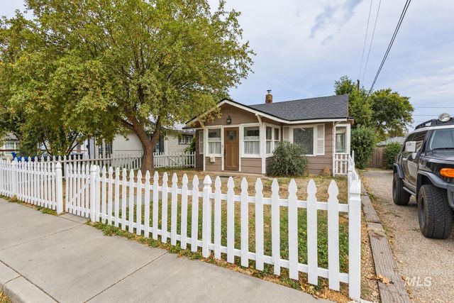 1710 1st St S, Nampa, ID 83651