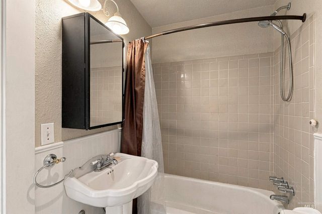 1710 1st St S, Nampa, ID 83651