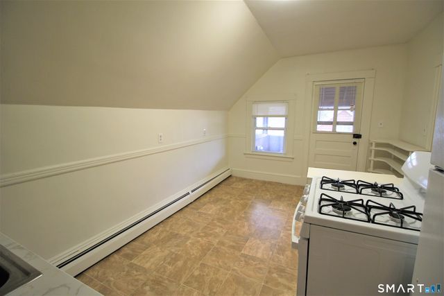 19 Nesbit Avenue 3rd Floor, West Hartford, CT 06119