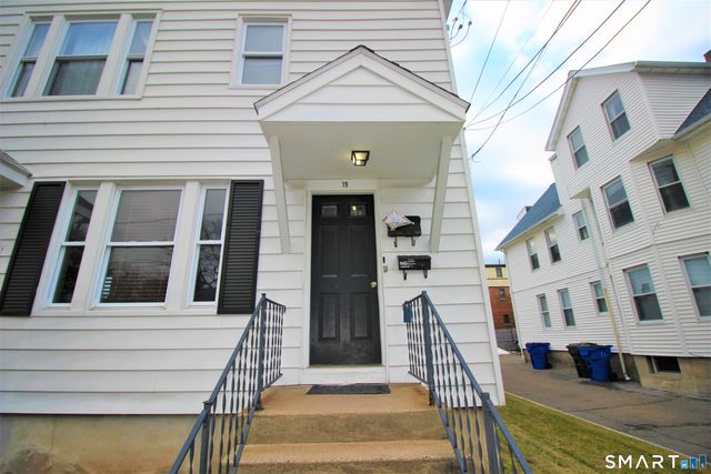 19 Nesbit Avenue 3rd Floor, West Hartford, CT 06119