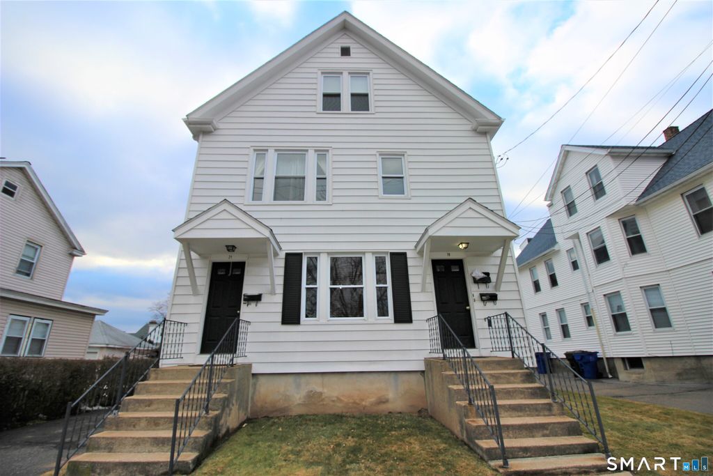 19 Nesbit Avenue 3rd Floor, West Hartford, CT 06119