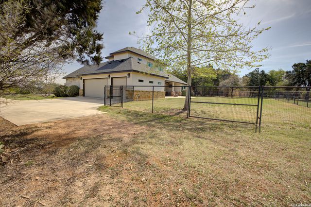 750 Cambridge, New Braunfels, TX 78132