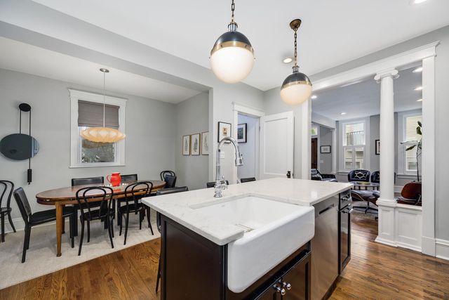 2216-CH N Magnolia Avenue, Chicago, IL 60614